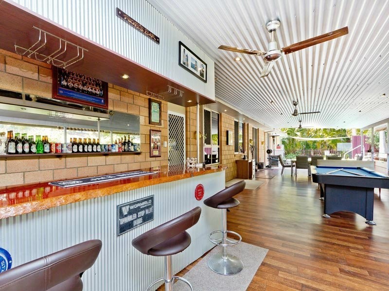 8 Edenderry Court, Eatons Hill QLD 4037