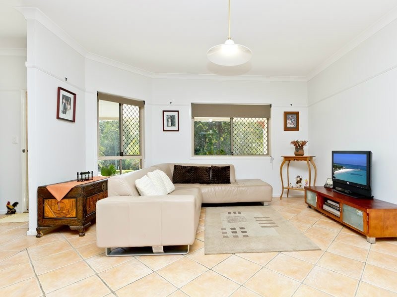 8 Edenderry Court, Eatons Hill QLD 4037