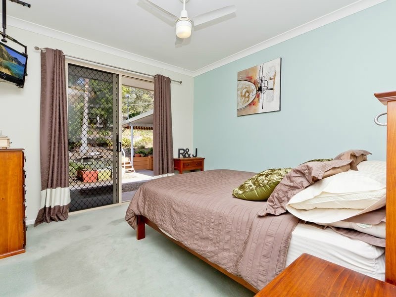 8 Edenderry Court, Eatons Hill QLD 4037