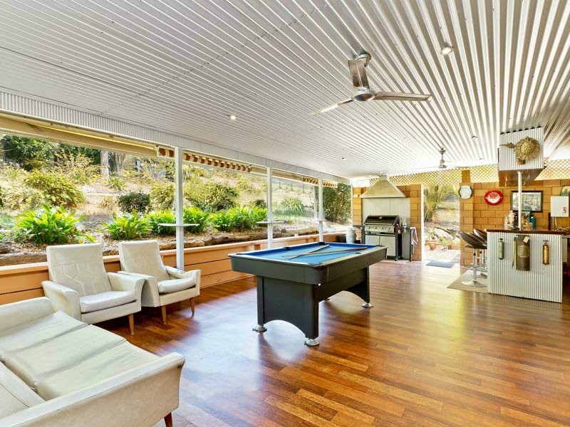 8 Edenderry Court, Eatons Hill QLD 4037