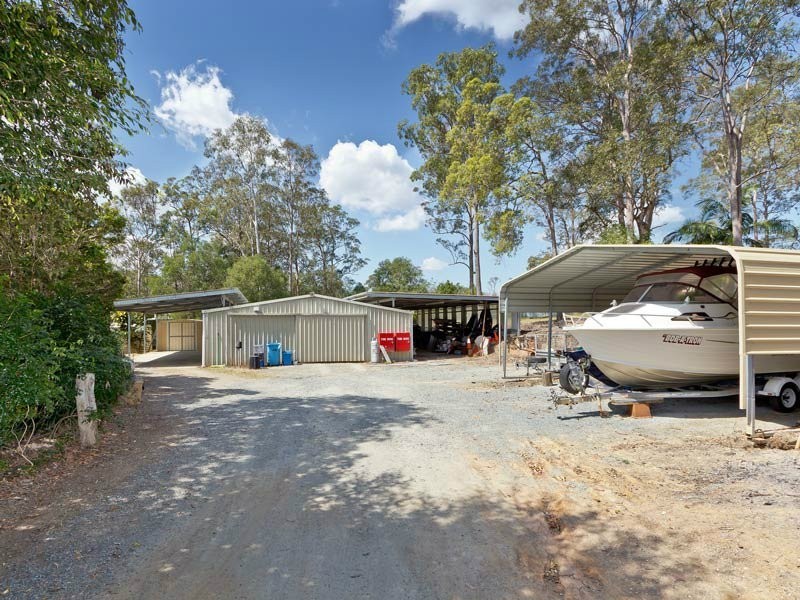 8 Edenderry Court, Eatons Hill QLD 4037