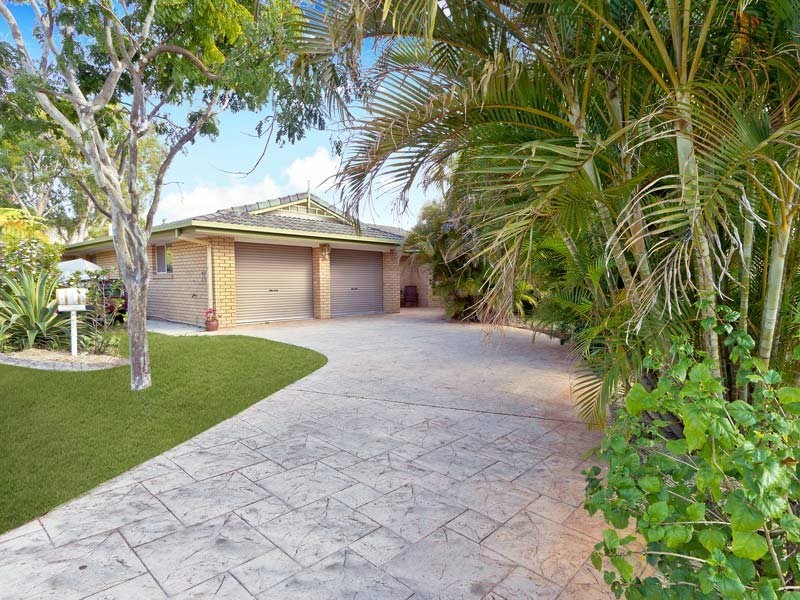 24 Brighton Crt, Albany Creek QLD 4035