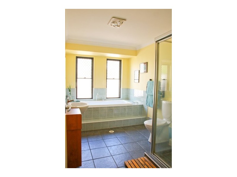 25 Montclare Court, Cashmere QLD 4500