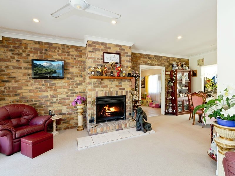 7 Tammy Court, Eatons Hill QLD 4037