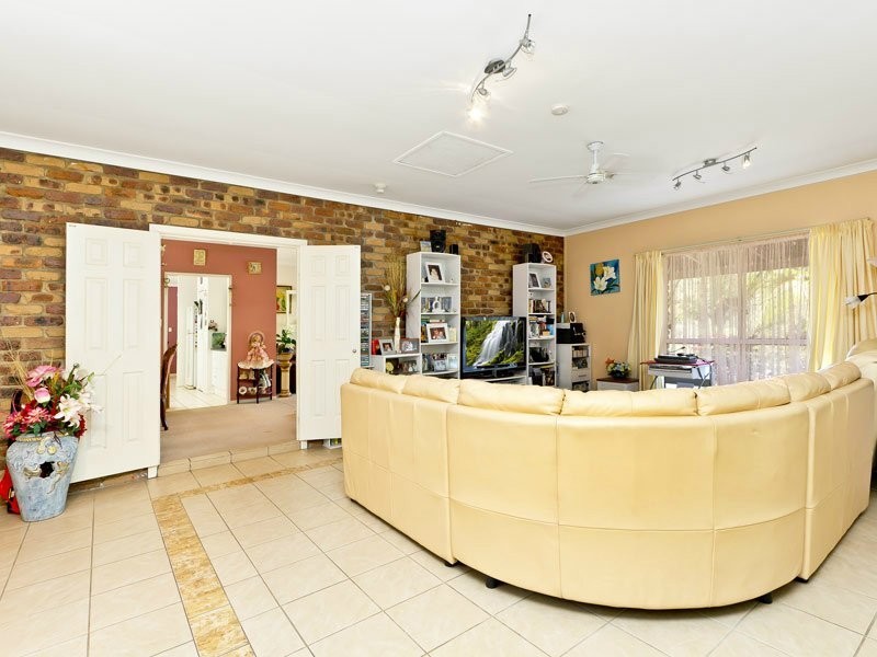 7 Tammy Court, Eatons Hill QLD 4037