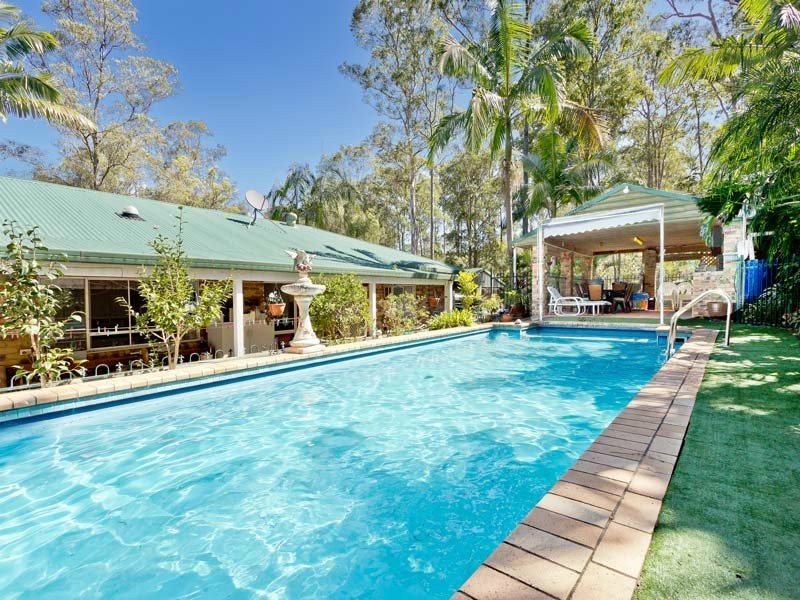 7 Tammy Court, Eatons Hill QLD 4037