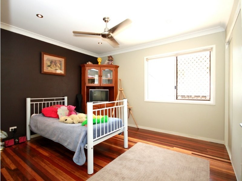 150 Dayboro Rd, Petrie QLD 4502