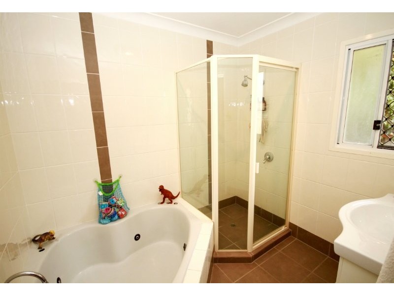 150 Dayboro Rd, Petrie QLD 4502