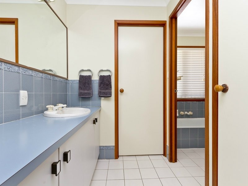 31 Kingfisher Street, Albany Creek QLD 4035