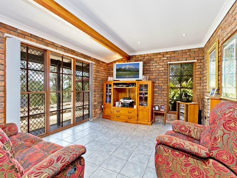 6 Hyde Road, Whiteside QLD 4503