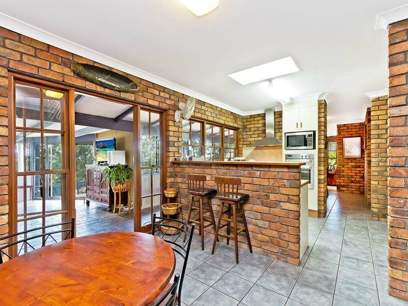 6 Hyde Road, Whiteside QLD 4503