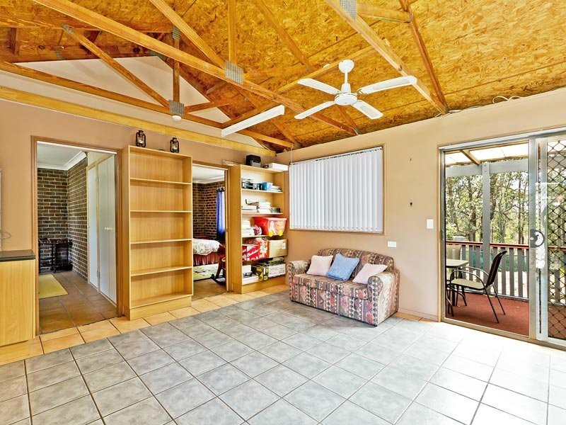 6 Hyde Road, Whiteside QLD 4503