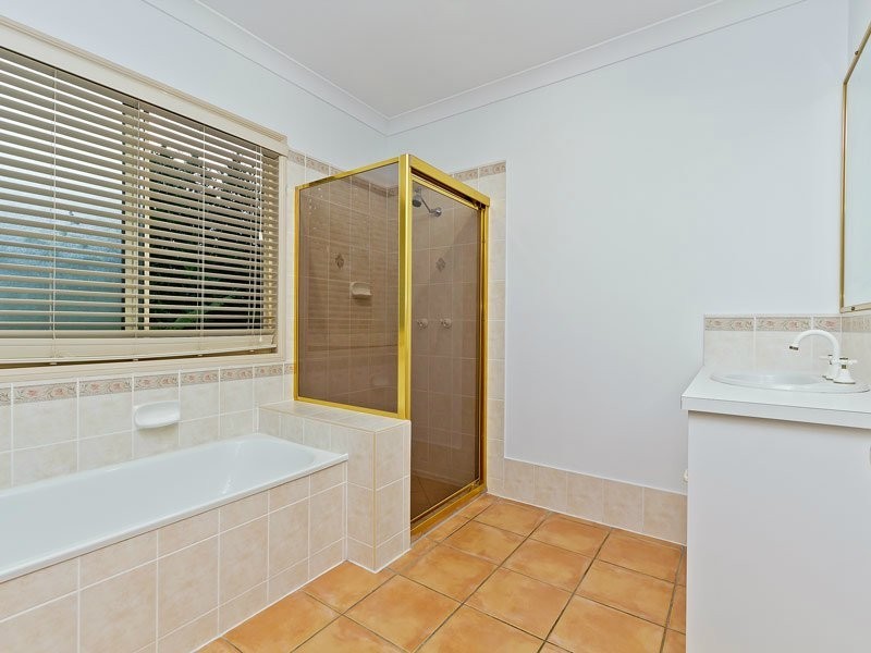 9 Hayward Avenue, Cashmere QLD 4500