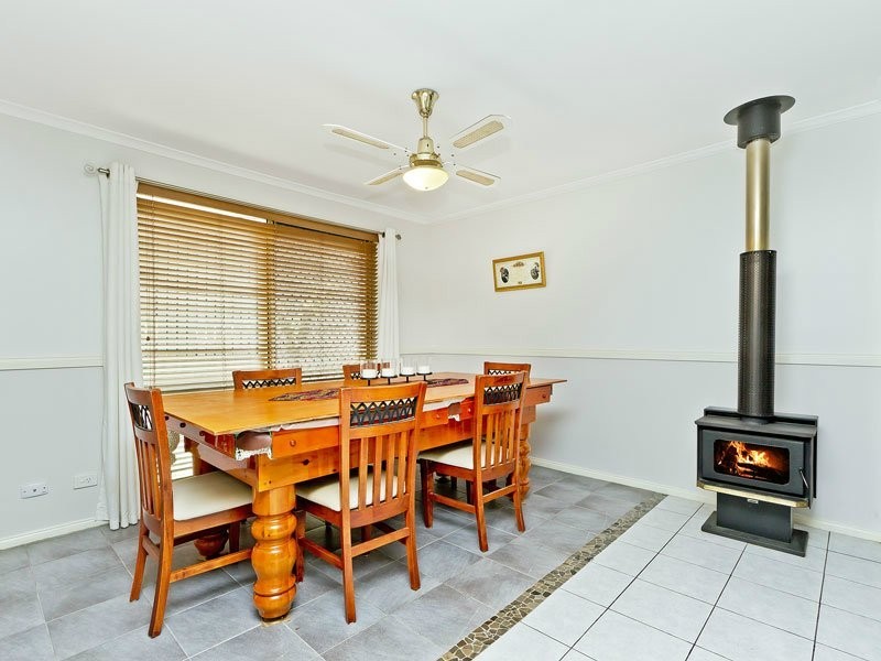 8 Gypsy Court, Eatons Hill QLD 4037