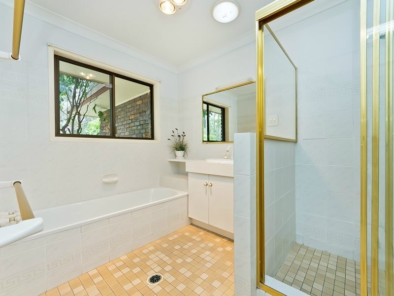 5 Ireland Court, Cashmere QLD 4500