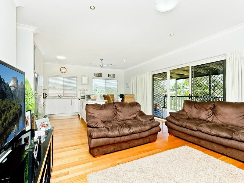 4 Chestnut Place, Warner QLD 4500