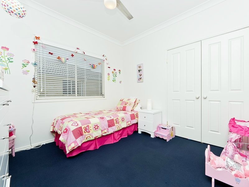 4 Chestnut Place, Warner QLD 4500