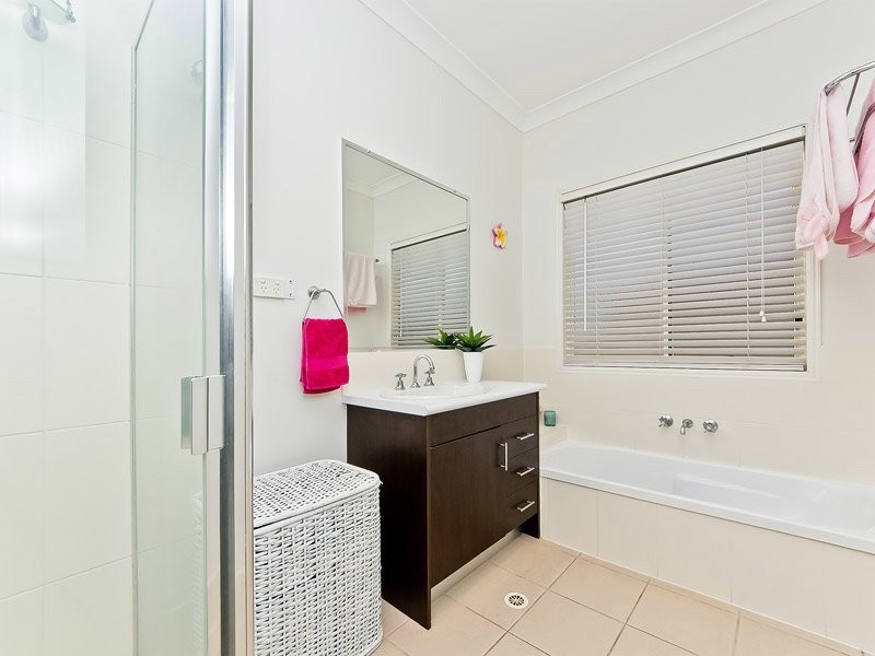 4 Chestnut Place, Warner QLD 4500