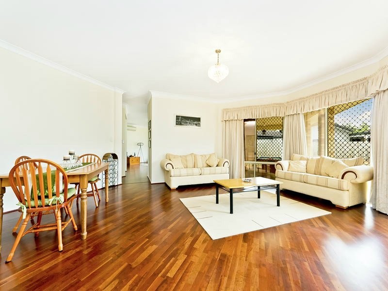 4 King Parrot Court, Cashmere QLD 4500