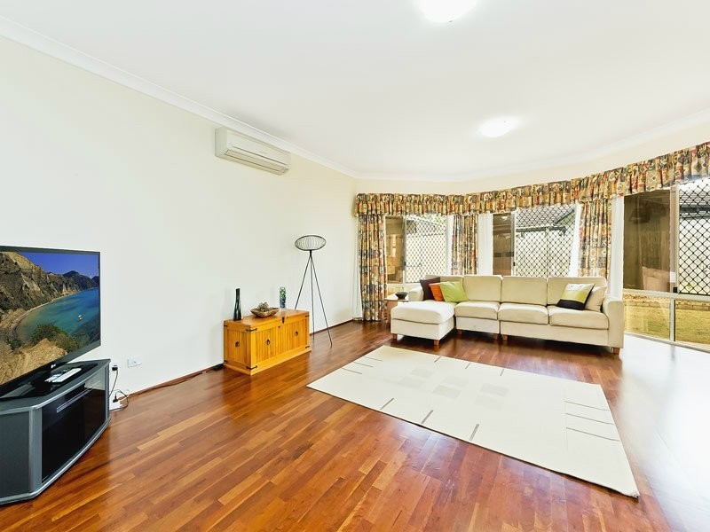 4 King Parrot Court, Cashmere QLD 4500