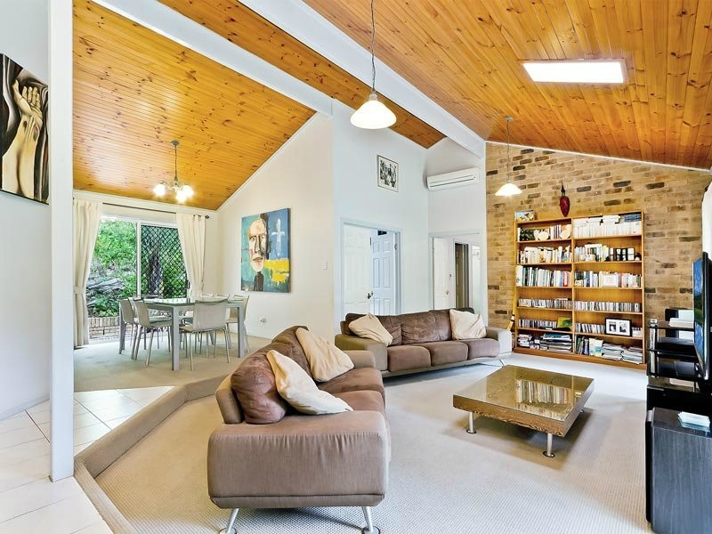 8 Prasada Court, Eatons Hill QLD 4037