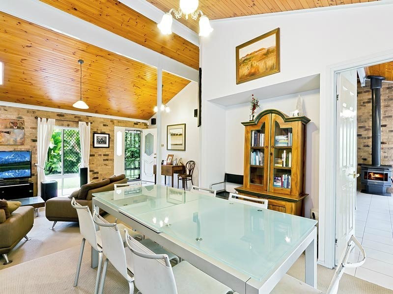 8 Prasada Court, Eatons Hill QLD 4037