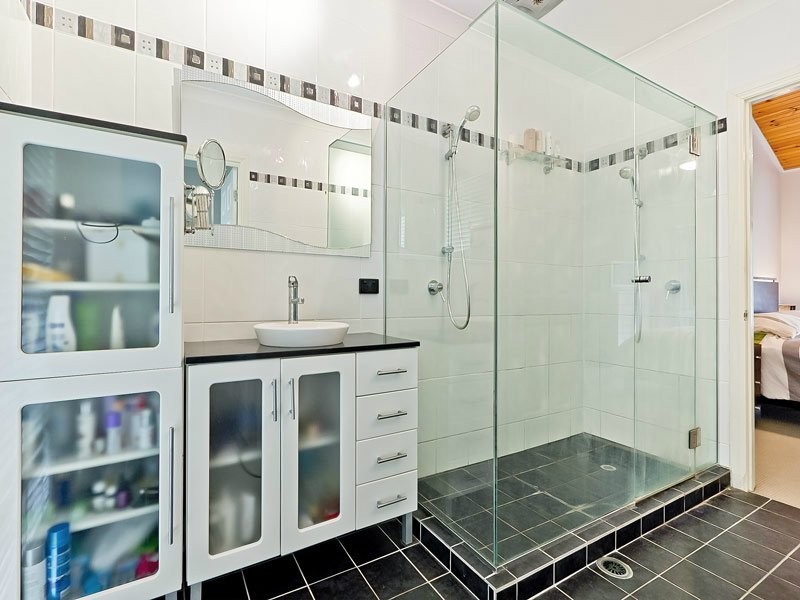 8 Prasada Court, Eatons Hill QLD 4037