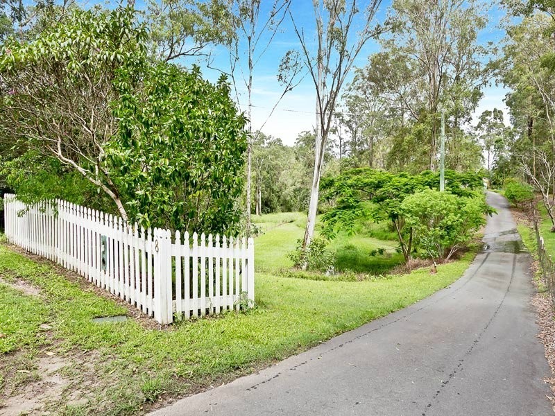 8 Prasada Court, Eatons Hill QLD 4037