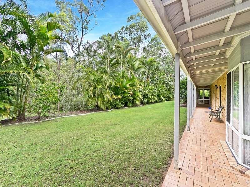 8 Prasada Court, Eatons Hill QLD 4037