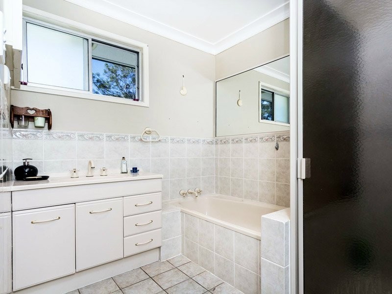 14 Pinedale Road, Cashmere QLD 4500