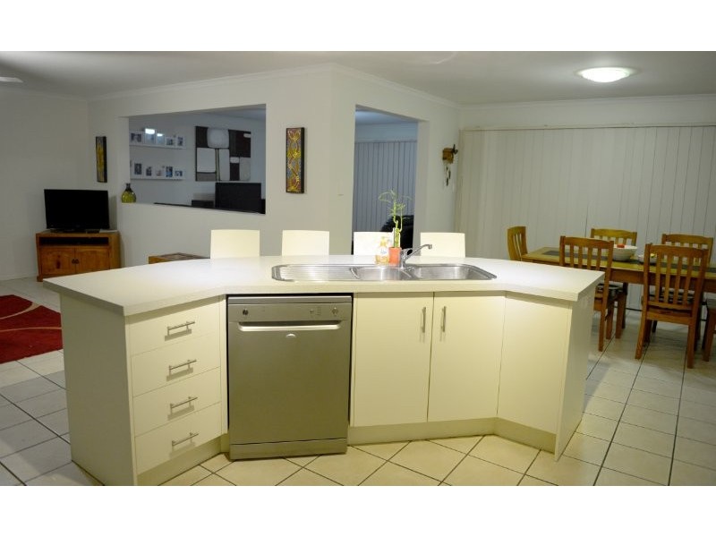 24 Jullyan Street, Albany Creek QLD 4035