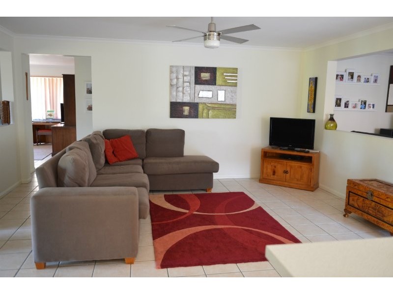 24 Jullyan Street, Albany Creek QLD 4035