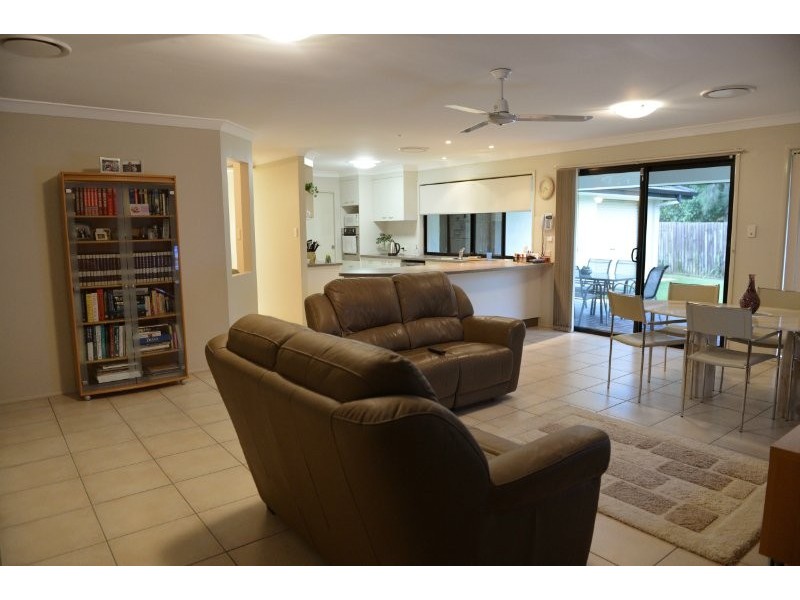 2 Cabarita Crescent, Eatons Hill QLD 4037
