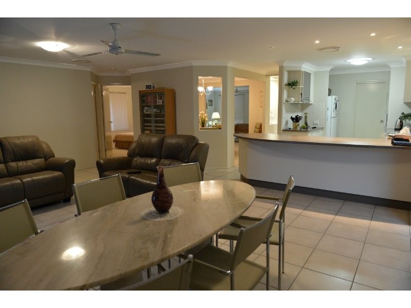 2 Cabarita Crescent, Eatons Hill QLD 4037