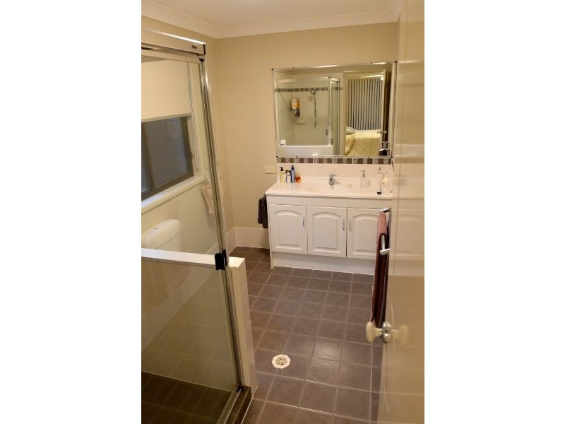 2 Cabarita Crescent, Eatons Hill QLD 4037