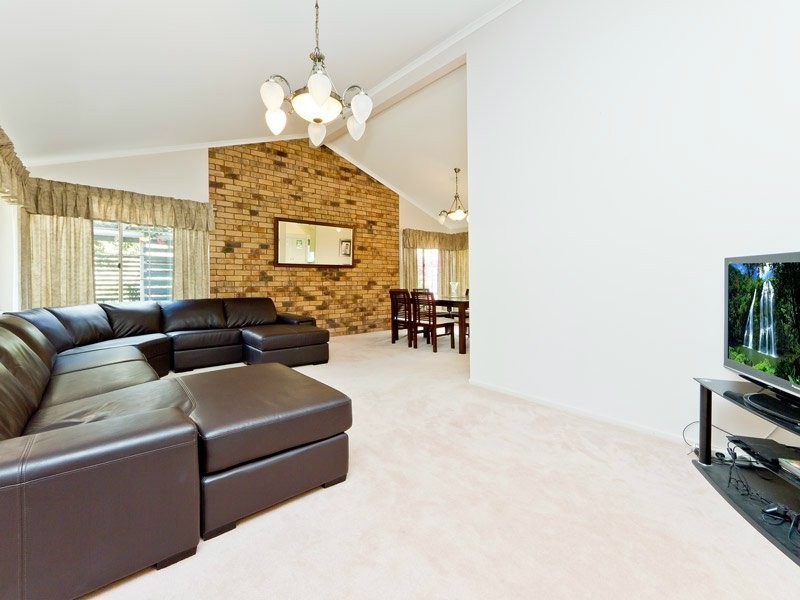 11 Heath Court, Cashmere QLD 4500