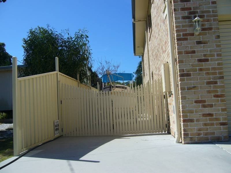 5 Hutchinson Street, Woorim QLD 4507