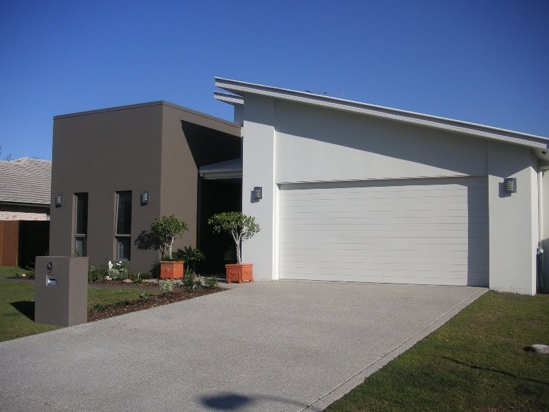 9 Sandheath Place, Sandstone Point QLD 4511