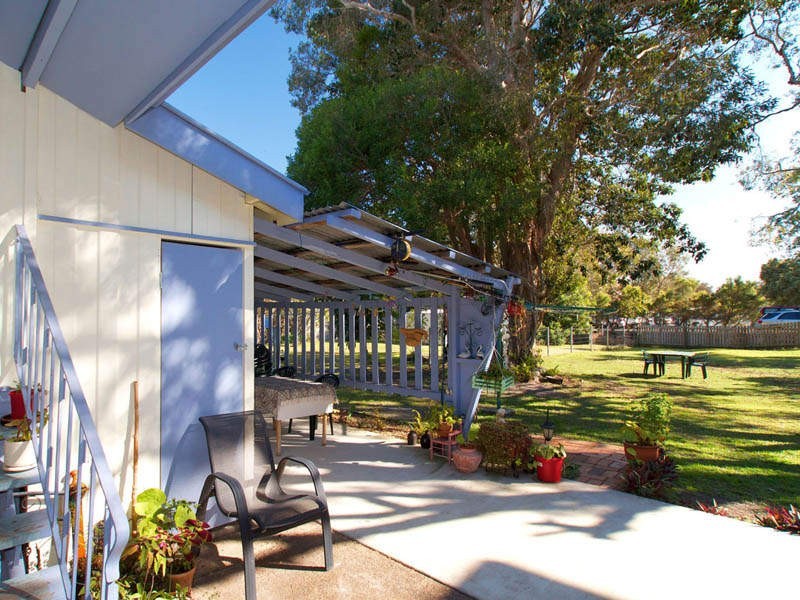 5 Hall Avenue, Bongaree QLD 4507