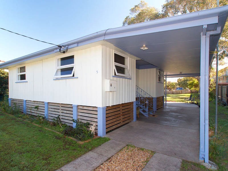 5 Hall Avenue, Bongaree QLD 4507