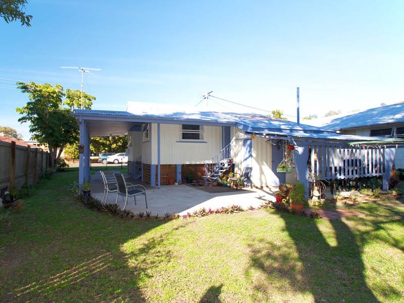 5 Hall Avenue, Bongaree QLD 4507