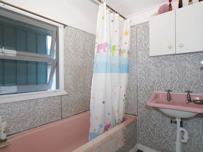 5 Hall Avenue, Bongaree QLD 4507