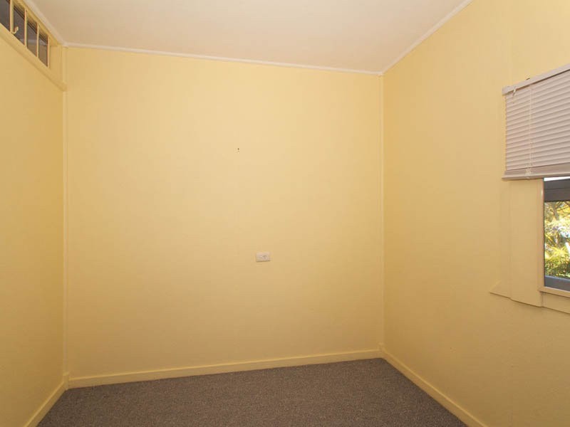 5 Hall Avenue, Bongaree QLD 4507