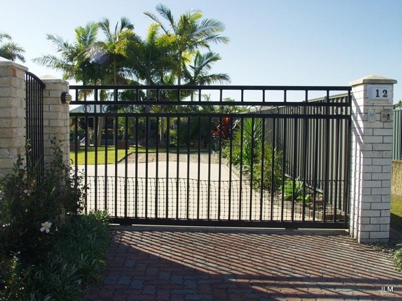 12 Topsail Circuit, Banksia Beach QLD 4507
