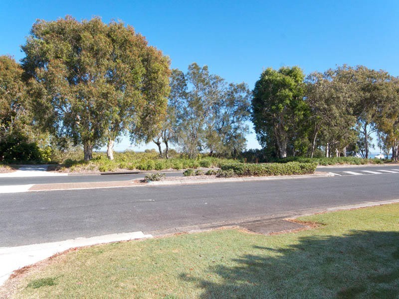 7 Venus Court, Banksia Beach QLD 4507
