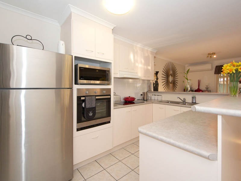 2/5 Headsail Drive, Banksia Beach QLD 4507