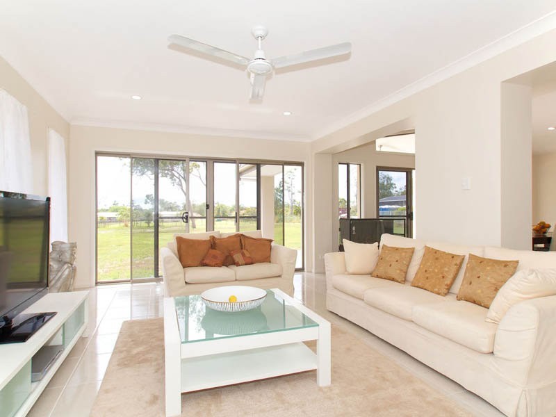 10 Cavanagh Place, Ningi QLD 4511