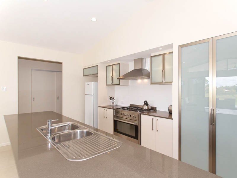 10 Cavanagh Place, Ningi QLD 4511