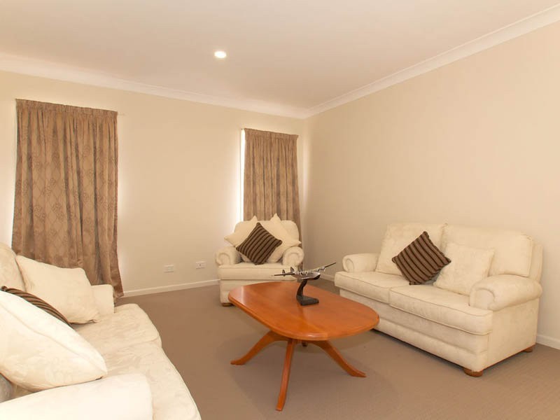 10 Cavanagh Place, Ningi QLD 4511