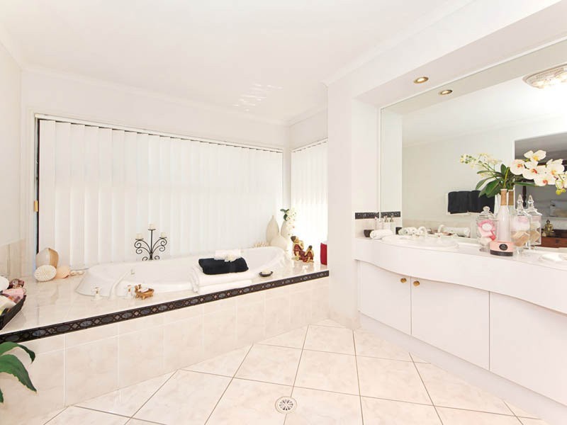 236 Endeavour Drive, Banksia Beach QLD 4507